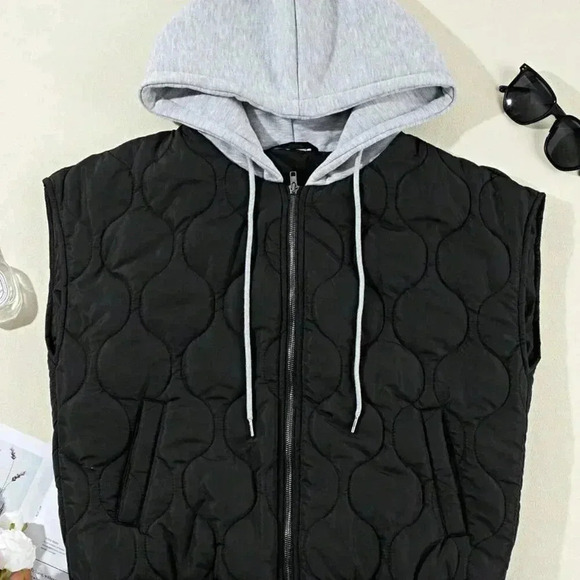 Black Boho Women's Quilted Cozy Warm Free Style Drawstring Hooded Puffer Vest - Picture 3 of 4